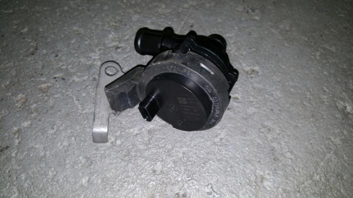 Begagnade Vattenpump Citroen BX Pris € 60,50 Inklusive moms erbjuds av AKAS Automaterialen (acceptatie)
