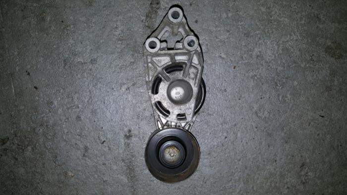 Usados Tensor correa múltiple Citroen BX Precio € 42,35 IVA incluido ofrecido por AKAS Automaterialen (acceptatie)