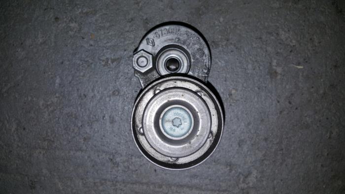 Usados Tensor correa múltiple Citroen BX Precio € 36,30 IVA incluido ofrecido por AKAS Automaterialen (acceptatie)