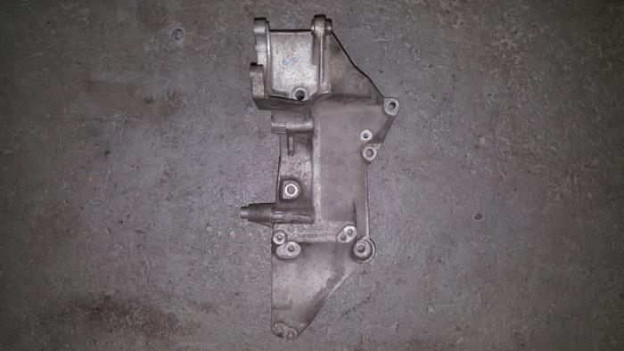 Gebrauchte Dynamostütze oben Citroen BX Preis € 60,50 Mit Mehrwertsteuer angeboten von AKAS Automaterialen (acceptatie)