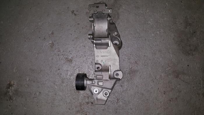 Usagé Support dynamo haut Citroen BX Prix € 60,50 Prix TTC proposé par AKAS Automaterialen (acceptatie)
