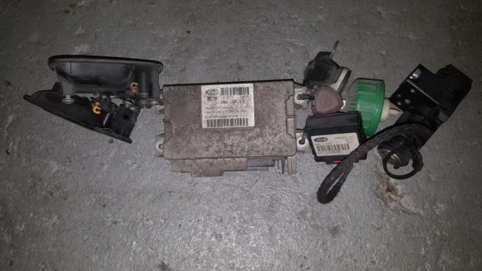 Used Engine management computer Citroen BX Price € 60,50 Inclusive VAT offered by AKAS Automaterialen (acceptatie)