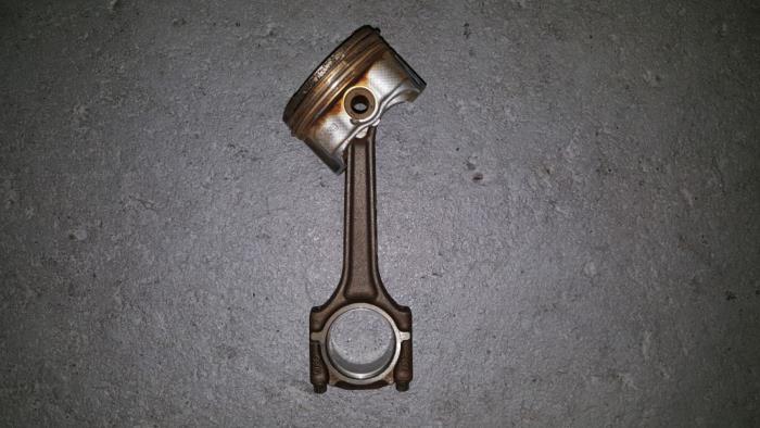 Usados Pistón Citroen BX Precio € 36,30 IVA incluido ofrecido por AKAS Automaterialen (acceptatie)