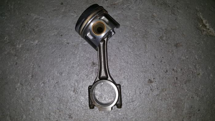 Usagé Piston Citroen BX Prix € 36,30 Prix TTC proposé par AKAS Automaterialen (acceptatie)