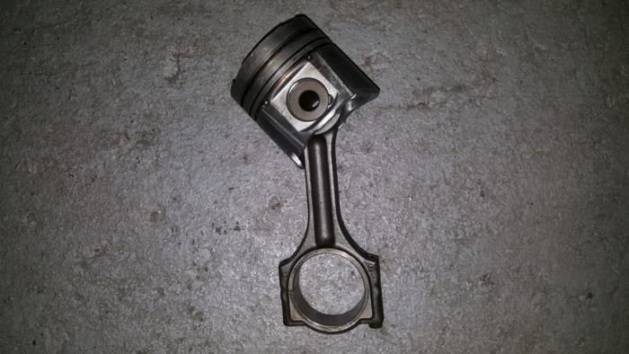 Usagé Piston Citroen BX Prix € 36,30 Prix TTC proposé par AKAS Automaterialen (acceptatie)