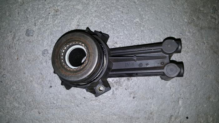 Begagnade Trycklager Citroen BX Pris € 24,20 Inklusive moms erbjuds av AKAS Automaterialen (acceptatie)