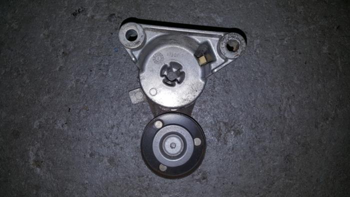 Usados Tensor correa múltiple Citroen BX Precio € 12,10 IVA incluido ofrecido por AKAS Automaterialen (acceptatie)