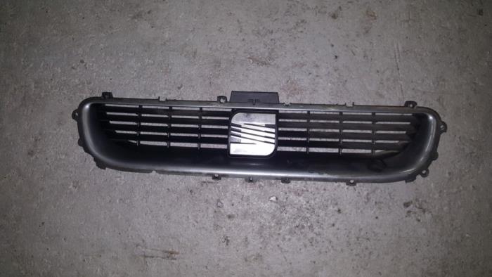 Używane Grill Citroen BX Cena € 24,20 Z VAT oferowane przez AKAS Automaterialen (acceptatie)