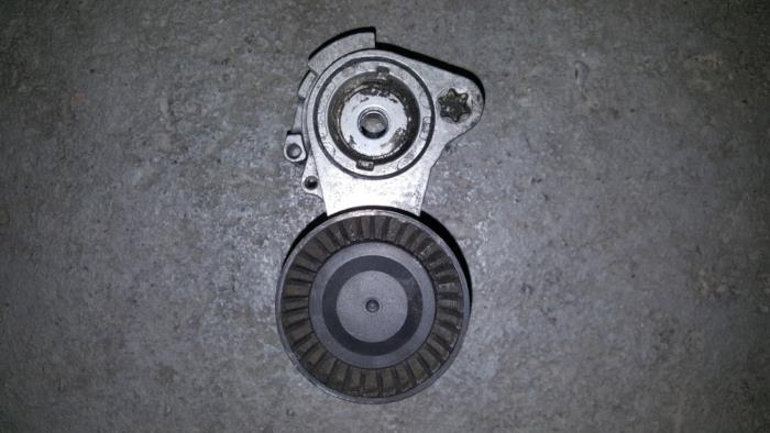 Gebrauchte Spanrolle multiriem Citroen BX Preis € 36,30 Mit Mehrwertsteuer angeboten von AKAS Automaterialen (acceptatie)