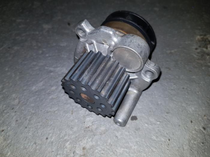 Begagnade Vattenpump Citroen BX Pris € 12,10 Inklusive moms erbjuds av AKAS Automaterialen (acceptatie)