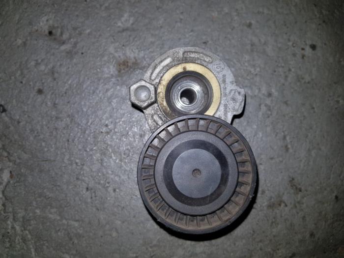 Usados Tensor correa múltiple Citroen BX Precio € 30,25 IVA incluido ofrecido por AKAS Automaterialen (acceptatie)