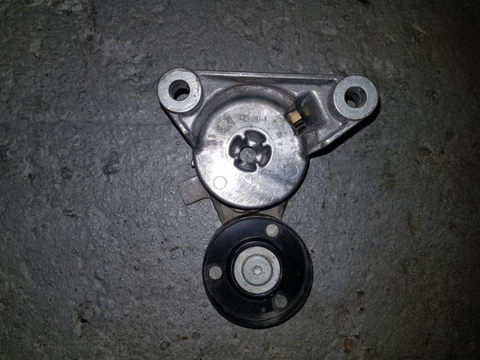 Usados Tensor correa múltiple Citroen BX Precio € 24,20 IVA incluido ofrecido por AKAS Automaterialen (acceptatie)