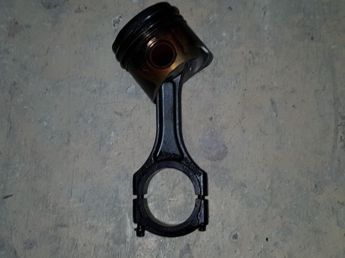 Usagé Piston Citroen BX Prix € 121,00 Prix TTC proposé par AKAS Automaterialen (acceptatie)