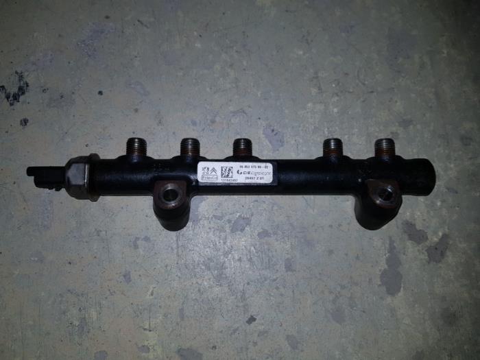 Gebrauchte Kraftstoffverteiler Citroen BX Preis € 36,30 Mit Mehrwertsteuer angeboten von AKAS Automaterialen (acceptatie)