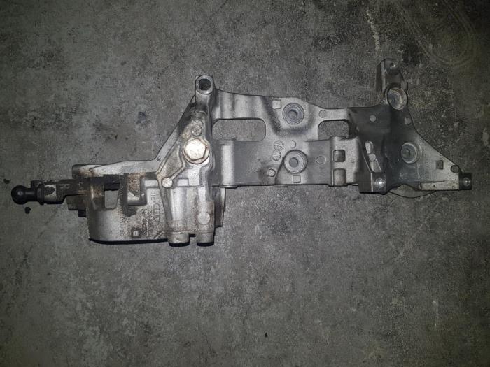 Usagé Support dynamo haut Citroen BX Prix € 36,30 Prix TTC proposé par AKAS Automaterialen (acceptatie)