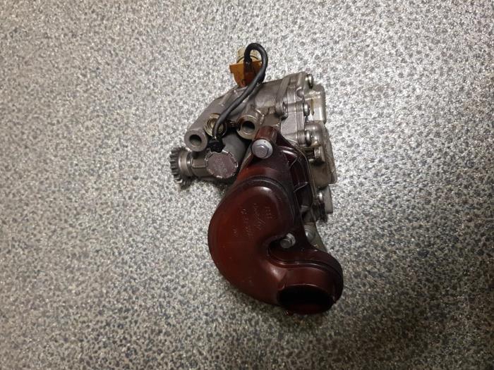 Gebrauchte Ölpumpe Citroen BX Preis € 30,25 Mit Mehrwertsteuer angeboten von AKAS Automaterialen (acceptatie)