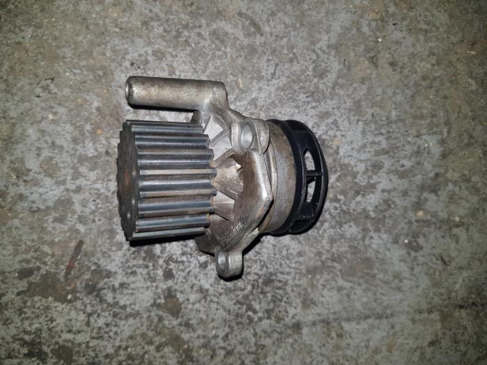 Begagnade Vattenpump Citroen BX Pris € 18,15 Inklusive moms erbjuds av AKAS Automaterialen (acceptatie)