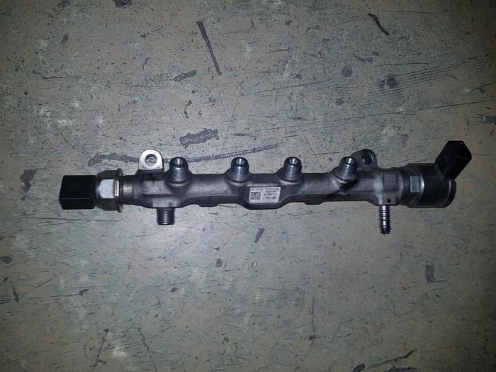 Gebrauchte Kraftstoffverteiler Citroen BX Preis € 48,40 Mit Mehrwertsteuer angeboten von AKAS Automaterialen (acceptatie)