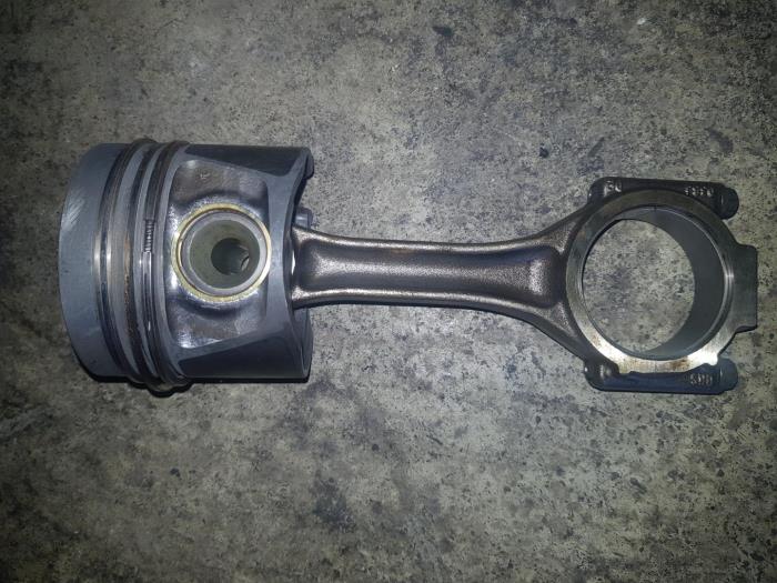 Usagé Piston Citroen BX Prix € 48,40 Prix TTC proposé par AKAS Automaterialen (acceptatie)