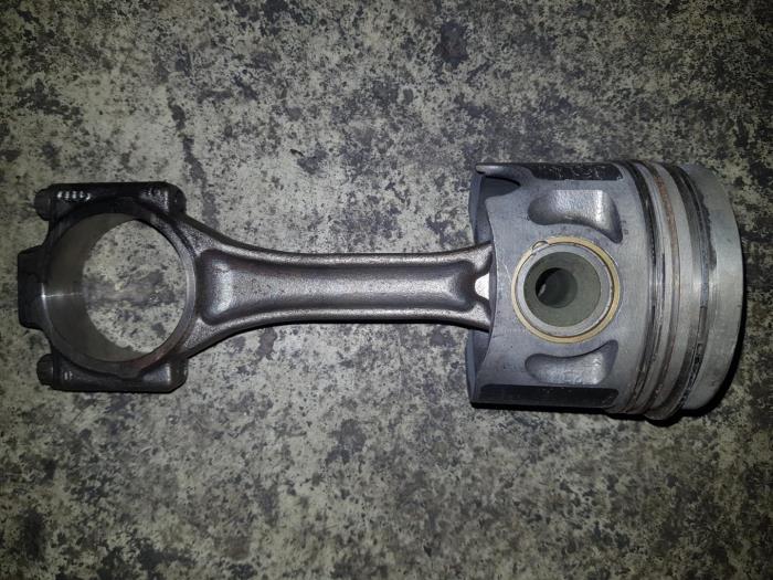 Usagé Piston Citroen BX Prix € 60,50 Prix TTC proposé par AKAS Automaterialen (acceptatie)