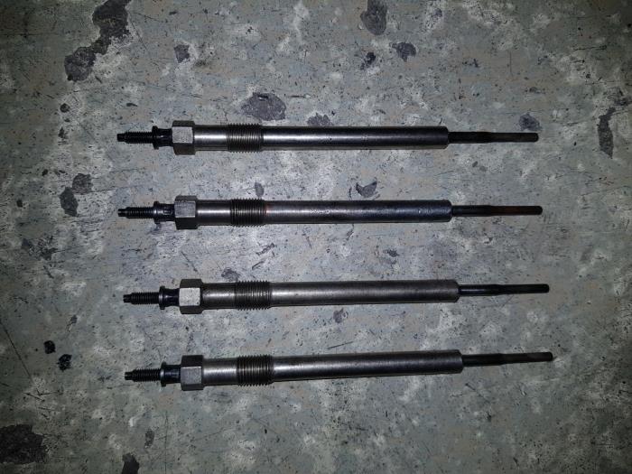 Gebrauchte Glühkerze Citroen BX Preis € 60,50 Mit Mehrwertsteuer angeboten von AKAS Automaterialen (acceptatie)