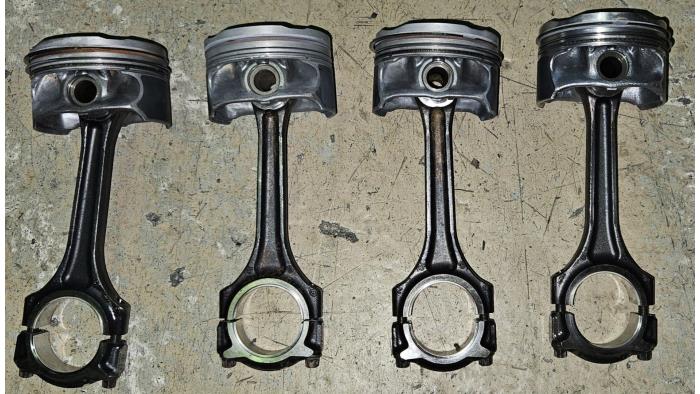 Gebrauchte Kolben Citroen BX Preis € 181,50 Mit Mehrwertsteuer angeboten von AKAS Automaterialen (acceptatie)