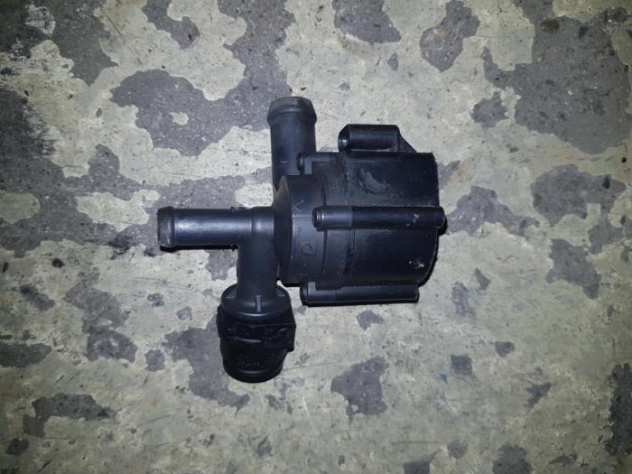 Begagnade Vattenpump Citroen BX Pris € 12,10 Inklusive moms erbjuds av AKAS Automaterialen (acceptatie)