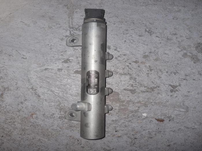 Used Fuel distributor Citroen BX Price € 12,10 Inclusive VAT offered by AKAS Automaterialen (acceptatie)