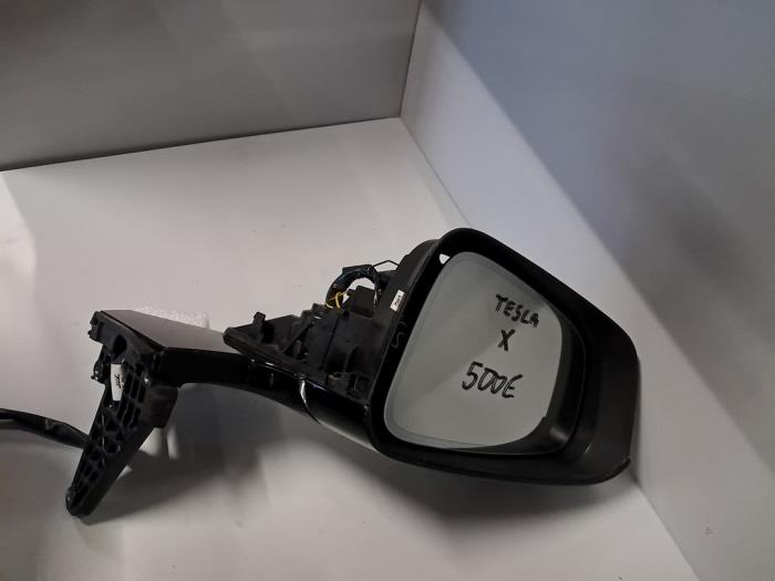 Używane Lusterko zewnetrzne prawe Tesla Model X Cena € 423,50 Z VAT oferowane przez De Jonghe Recuparts