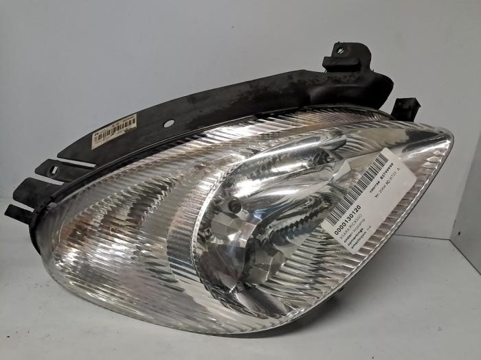 Używane Reflektor prawy Citroen Xsara Picasso (CH) 1.6 Cena € 48,40 Z VAT oferowane przez De Jonghe Recuparts