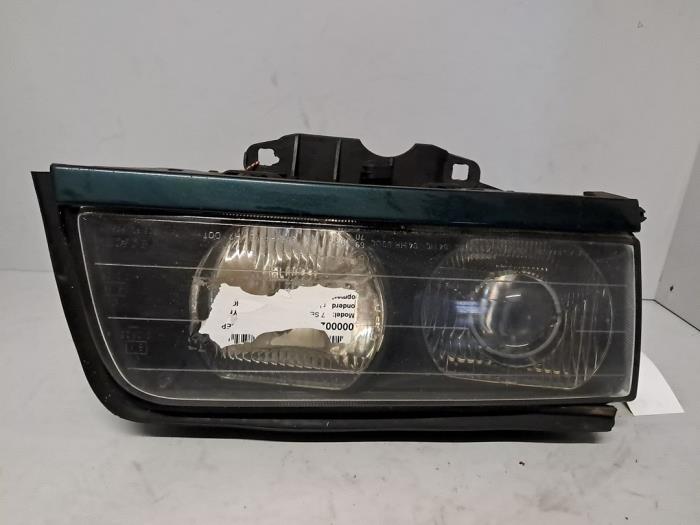 Używane Reflektor prawy BMW 7 serie (E38) 725 tds Cena € 151,25 Z VAT oferowane przez De Jonghe Recuparts