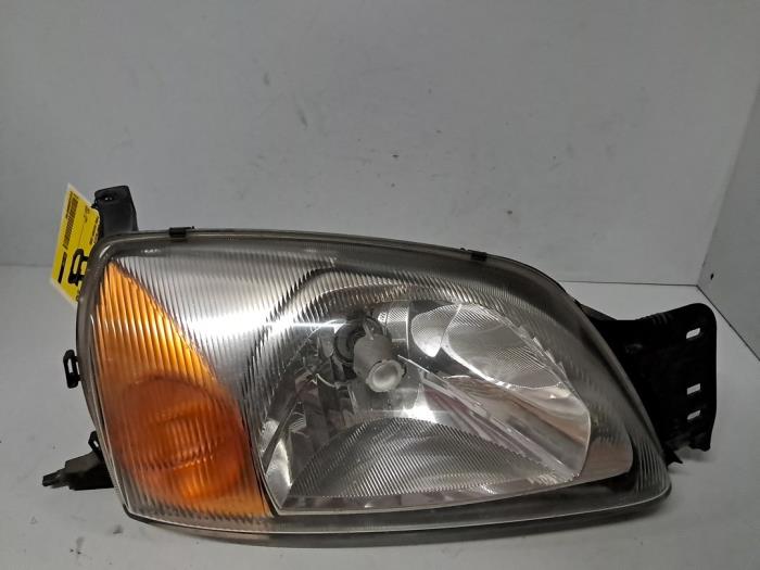 Używane Reflektor prawy Ford Courier Cena € 30,25 Z VAT oferowane przez De Jonghe Recuparts
