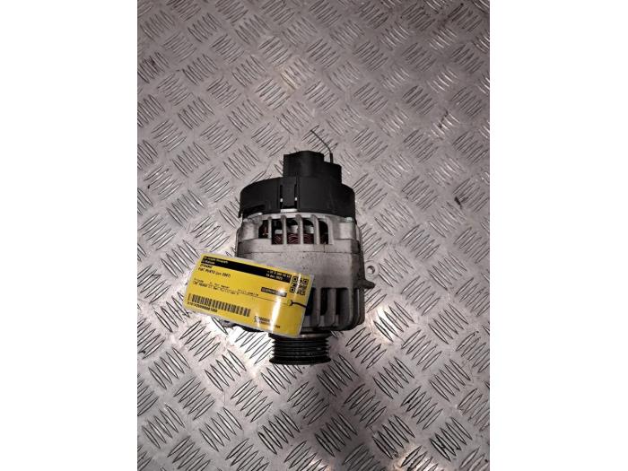 Usagé Dynamo Fiat Punto II (188) Prix € 60,50 Prix TTC proposé par De Jonghe Recuparts