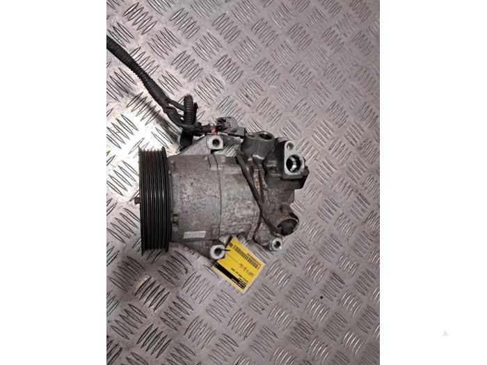 Usagé Pompe clim Toyota Yaris (P1) 1.0 16V VVT-i Prix € 121,00 Prix TTC proposé par De Jonghe Recuparts