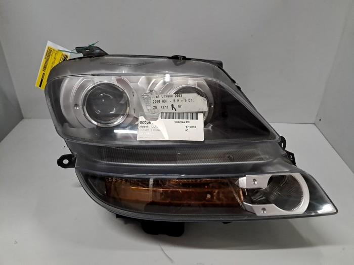 Używane Reflektor prawy Fiat Ulysse (179) 2.0 16V Cena € 90,75 Z VAT oferowane przez De Jonghe Recuparts