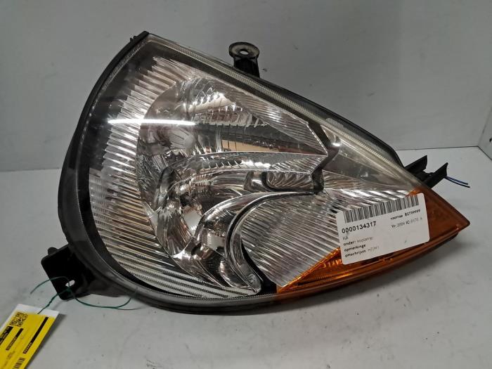 Używane Reflektor prawy Ford Ka I 1.3i Cena € 36,30 Z VAT oferowane przez De Jonghe Recuparts