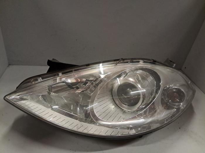 Używane Reflektor lewy Mercedes A (W169) 1.5 A-150 3-Drs. Cena € 60,50 Z VAT oferowane przez De Jonghe Recuparts