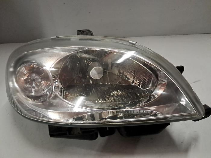 Używane Reflektor prawy Citroen Saxo Cena € 42,35 Z VAT oferowane przez De Jonghe Recuparts