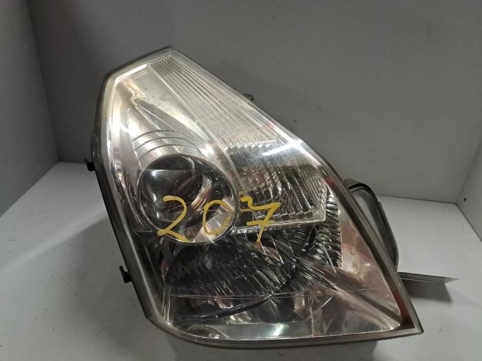 Używane Reflektor prawy Renault Vel Satis Cena € 54,45 Z VAT oferowane przez De Jonghe Recuparts