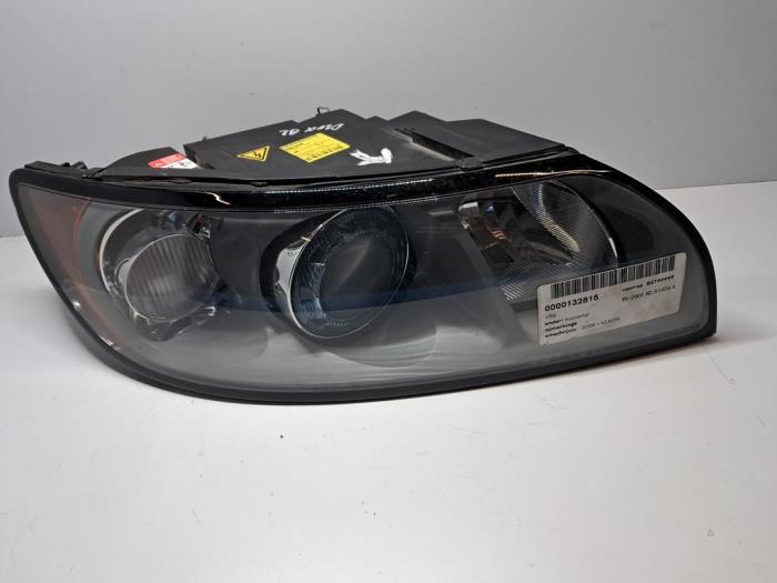 Używane Reflektor prawy Volvo V50 (MW) 1.6 16V Cena € 108,90 Z VAT oferowane przez De Jonghe Recuparts