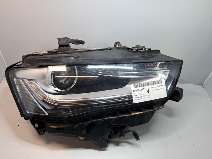 Używane Reflektor prawy Audi A4 (B8) 1.8 TFSI 16V Quattro Cena € 393,25 Z VAT oferowane przez De Jonghe Recuparts