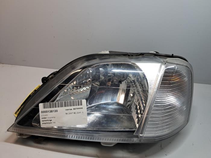 Używane Reflektor lewy Dacia Logan (LS) 1.2 16V LPG Cena € 48,40 Z VAT oferowane przez De Jonghe Recuparts