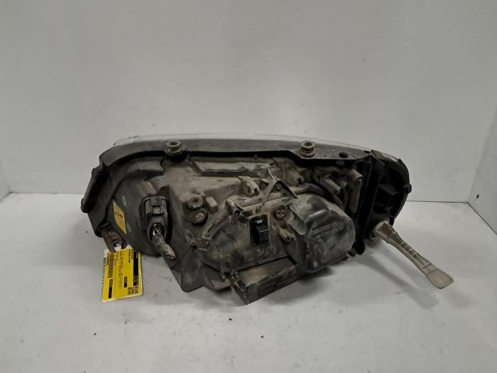 Używane Reflektor prawy Volkswagen Sharan (7M8/M9/M6) 1.8 Turbo 20V Cena € 151,25 Z VAT oferowane przez De Jonghe Recuparts