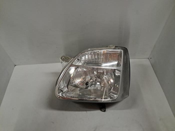 Używane Reflektor lewy Opel Agila (A) 1.0 12V Cena € 42,35 Z VAT oferowane przez De Jonghe Recuparts