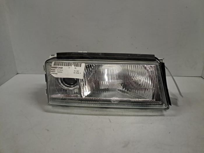 Używane Reflektor prawy Skoda Octavia (1U2) Cena € 36,30 Z VAT oferowane przez De Jonghe Recuparts