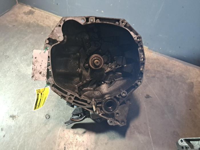 Usagé Boîte de vitesse Renault Kangoo Express (FC) 1.2 16V Prix € 302,50 Prix TTC proposé par De Jonghe Recuparts