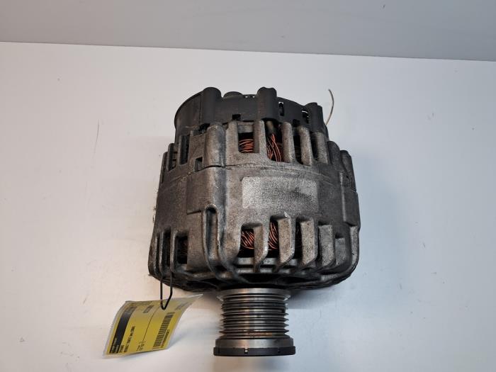 Begagnade Dynamo Renault Trafic New (FL) 1.9 dCi 82 16V Pris € 90,75 Inklusive moms erbjuds av De Jonghe Recuparts