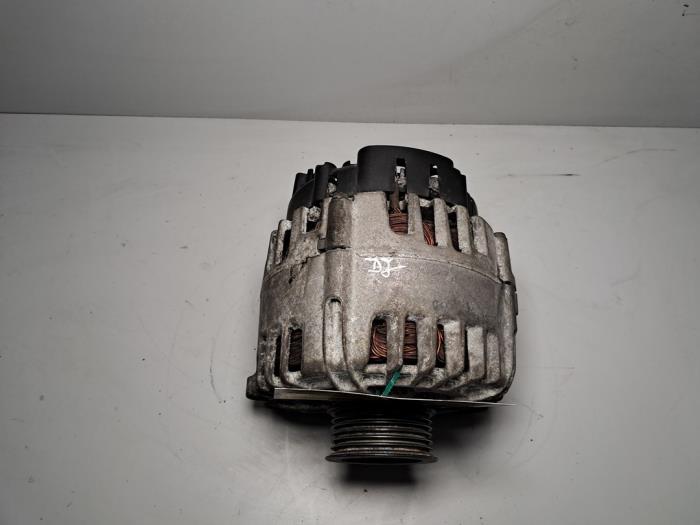 Usagé Dynamo Audi A4 (B8) 2.0 TDI 16V Quattro Prix € 121,00 Prix TTC proposé par De Jonghe Recuparts