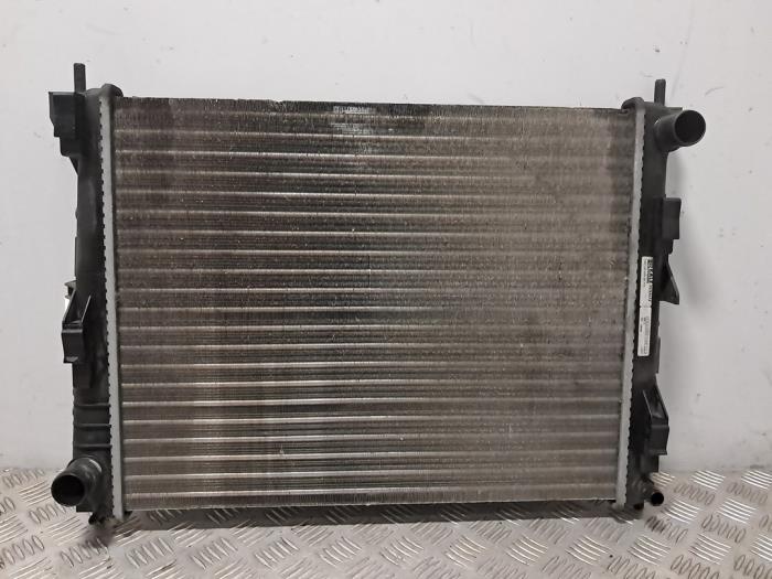 Used Radiator Renault Clio III (BR/CR) 1.2 16V 75 Price € 60,50 Inclusive VAT offered by De Jonghe Recuparts