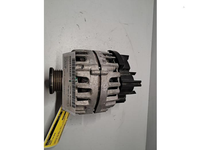 Begagnade Dynamo Renault Clio IV (5R) 1.2 TCE 16V GT EDC Pris € 90,75 Inklusive moms erbjuds av De Jonghe Recuparts